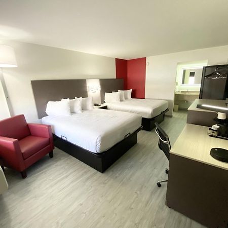 Ramada By Wyndham Tuscaloosa Hotell Exteriör bild