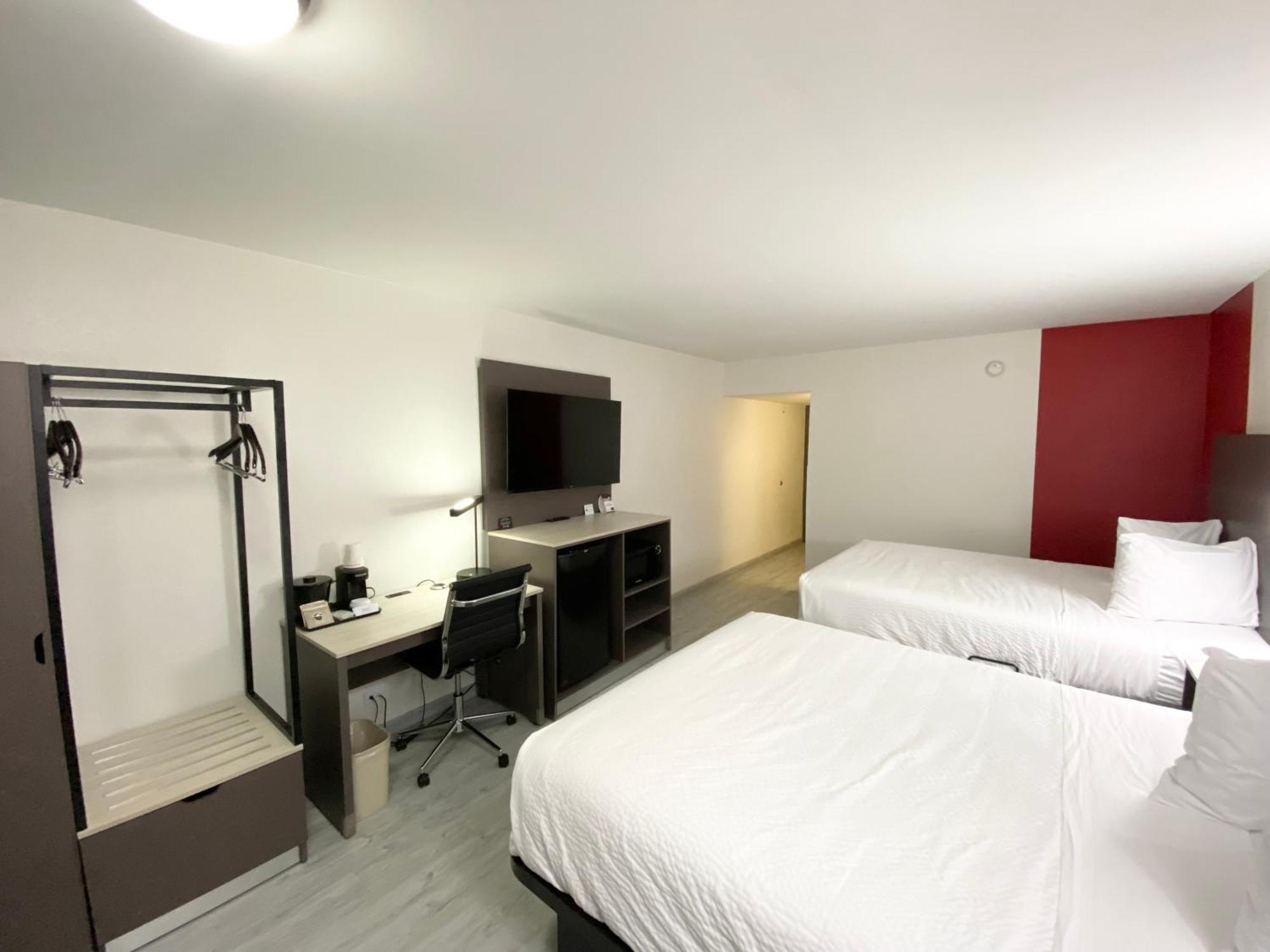 Ramada By Wyndham Tuscaloosa Hotell Exteriör bild