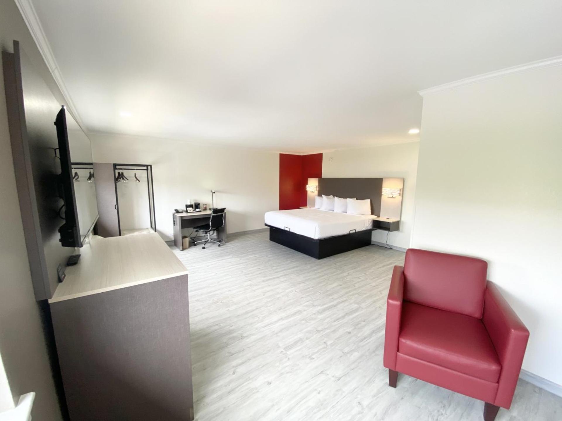 Ramada By Wyndham Tuscaloosa Hotell Exteriör bild