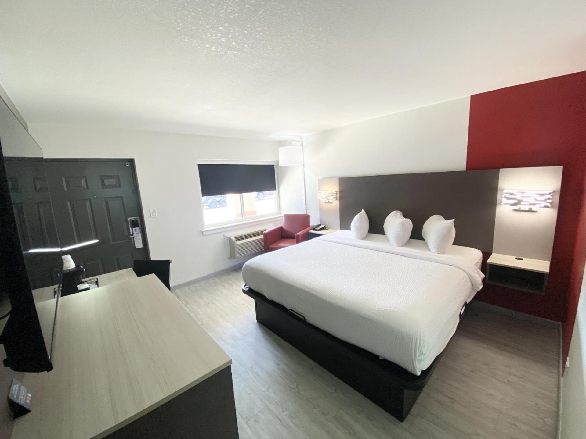 Ramada By Wyndham Tuscaloosa Hotell Exteriör bild