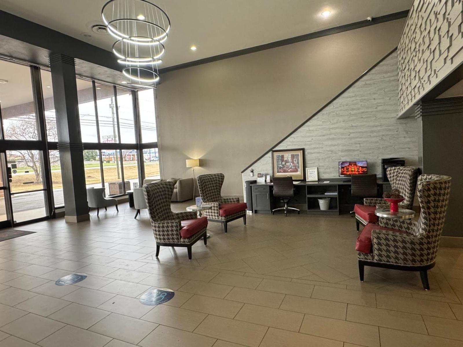 Ramada By Wyndham Tuscaloosa Hotell Exteriör bild